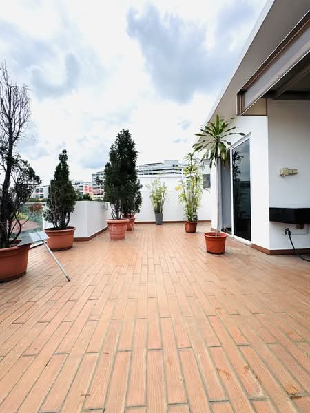 Robey crescent, Robey Crescent, 6 Bedrooms, 4,312 sqft, Semi-Detached House For Sale, by Joey Kuok, 500153219 - Balcony - PropertyGuru.com.sg