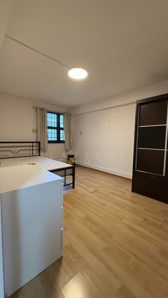 82 Commonwealth Close, 82 Commonwealth Close, 2 Bedrooms, 646 sqft, HDB Flat For Sale, by Clarissa Choh, 500153236 - PropertyGuru.com.sg