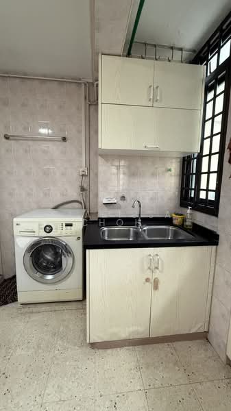 82 Commonwealth Close, 82 Commonwealth Close, 2 Bedrooms, 646 sqft, HDB Flat For Sale, by Clarissa Choh, 500153236 - PropertyGuru.com.sg