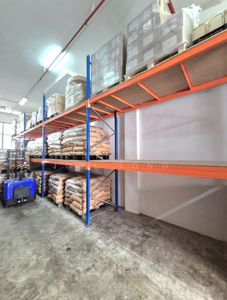 ground floor 5.4m ceiling with waterpoint!, 4-5min walk to aljunied mrt station!, Eunos / Geylang / Paya Lebar, 1,658 sqft, Light Industrial (B1) For Rent, by Joel Yong, 500153239 - CommercialGuru.com.sg