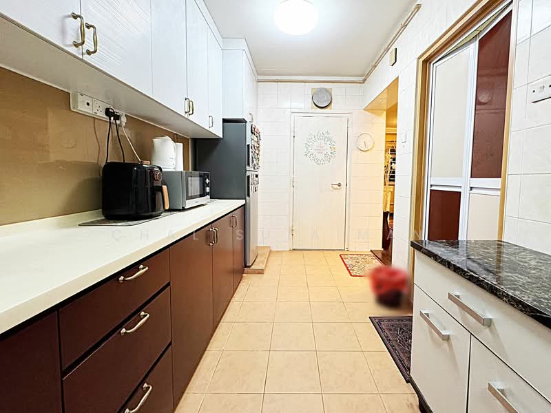 176D Edgefield Plains, 176D Edgefield Plains, 3 Bedrooms, 936 sqft, HDB Flat For Sale, by Chal Sulaiman, 500153253 - Kitchen - PropertyGuru.com.sg
