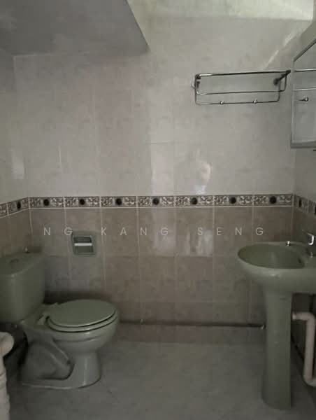 6 Farrer Road, 6 Farrer Road, 3 Bedrooms, 980 sqft, HDB Flat For Rent, by Ng Kang Seng, 500153258 - Bathroom - PropertyGuru.com.sg