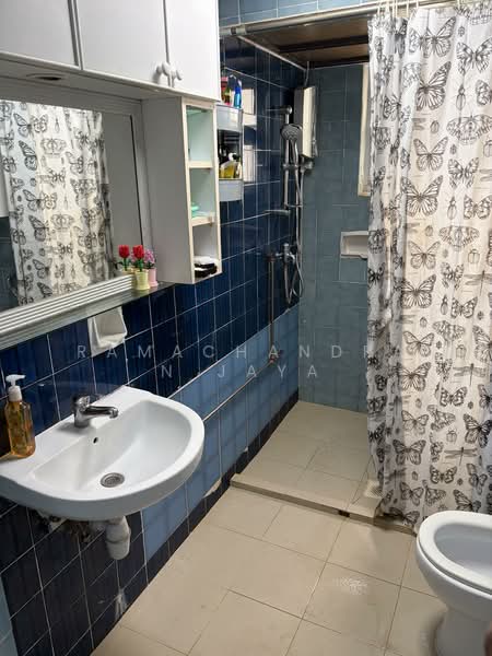 Braddell View, 10R Braddell Hill, 3 Bedrooms, 1,560 sqft, Apartment For Sale, by Ramachandran Jaya, 500153259 - Bathroom - PropertyGuru.com.sg