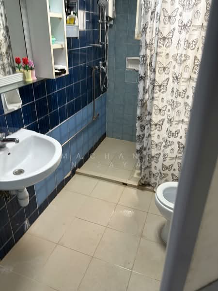 Braddell View, 10R Braddell Hill, 3 Bedrooms, 1,560 sqft, Apartment For Sale, by Ramachandran Jaya, 500153259 - Bathroom - PropertyGuru.com.sg