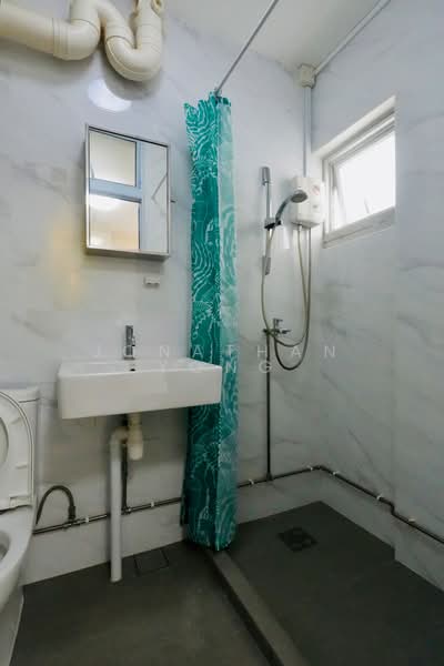 112 Lengkong Tiga, 112 Lengkong Tiga, 4 Bedrooms, 1,399 sqft, HDB Flat For Rent, by Jonathan Yong, 500153263 - Bathroom - PropertyGuru.com.sg