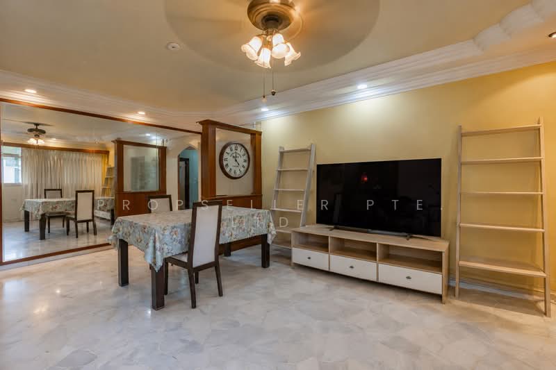 858 Woodlands Street 83, 858 Woodlands Street 83, 3 Bedrooms, 1,302 sqft, HDB Flat For Sale, by Warren Chan, 500153283 - Living Room - PropertyGuru.com.sg
