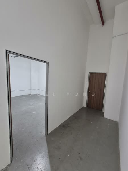 pallet friendly unit with aircons & waterpoint!, 4-5min walk to aljunied mrt station! (fitted unit)!, 1,716 sqft, Light Industrial (B1) For Rent, by Joel Yong, 500153284 - CommercialGuru.com.sg