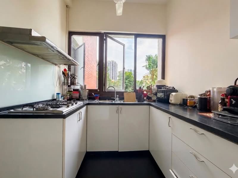 Eastern Lagoon I, 200 Upper East Coast Road, East Coast / Marine Parade, 2 Bedrooms, 1,001 sqft, Condominium For Sale, by Chris Tee, 500153290 - Kitchen - PropertyGuru.com.sg