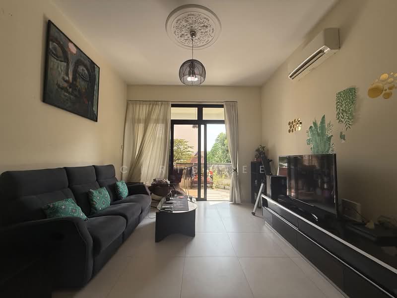Eastern Lagoon I, 200 Upper East Coast Road, East Coast / Marine Parade, 2 Bedrooms, 1,001 sqft, Condominium For Sale, by Chris Tee, 500153290 - Living Room - PropertyGuru.com.sg