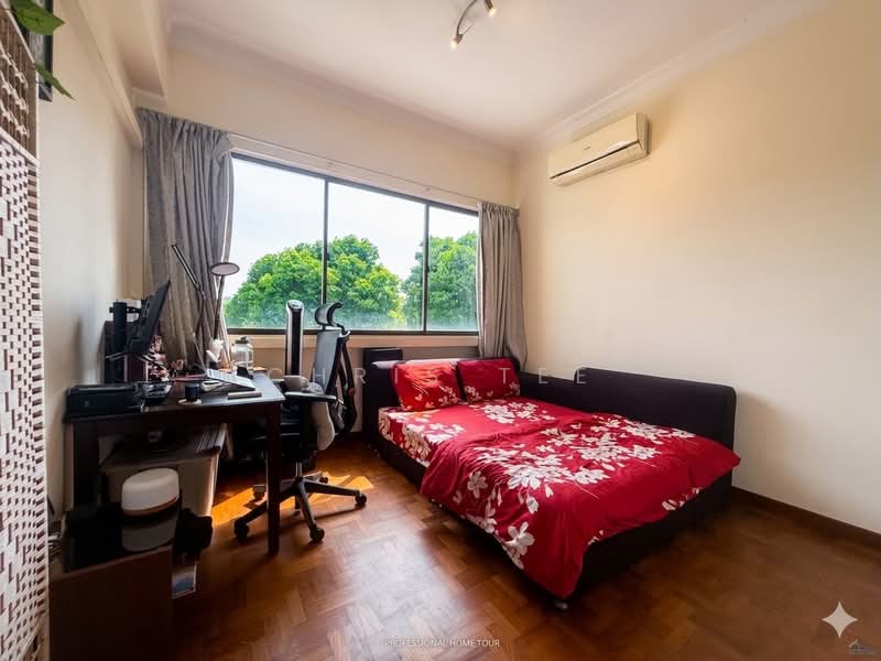 Eastern Lagoon I, 200 Upper East Coast Road, East Coast / Marine Parade, 2 Bedrooms, 1,001 sqft, Condominium For Sale, by Chris Tee, 500153290 - Bedroom - PropertyGuru.com.sg