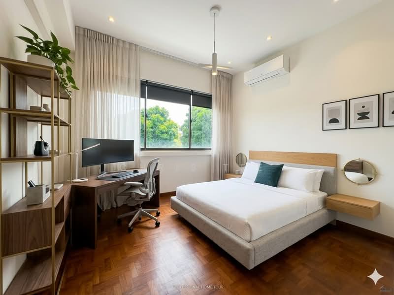 Eastern Lagoon I, 200 Upper East Coast Road, 2 Bedrooms, 1,001 sqft, Condominium For Sale, by Chris Tee, 500153290 - Bedroom - PropertyGuru.com.sg