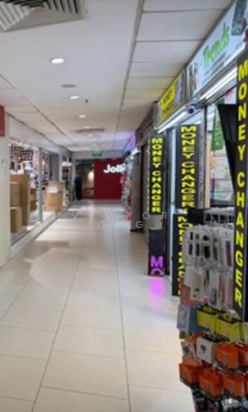 Lucky Plaza, 304 Orchard Road, 549 sqft, Mall Shop For Rent, by Victor Ong, 500153294 - Corridor - CommercialGuru.com.sg
