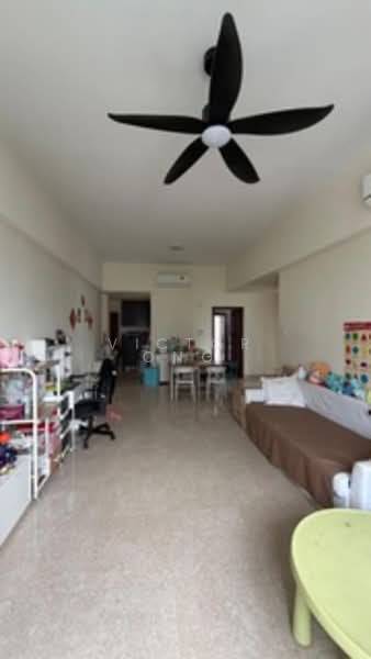 Cavendish Park, 16 Pine Grove, 3 Bedrooms, 1,227 sqft, Condominium For Rent, by Victor Ong, 500153305 - Living Room - PropertyGuru.com.sg