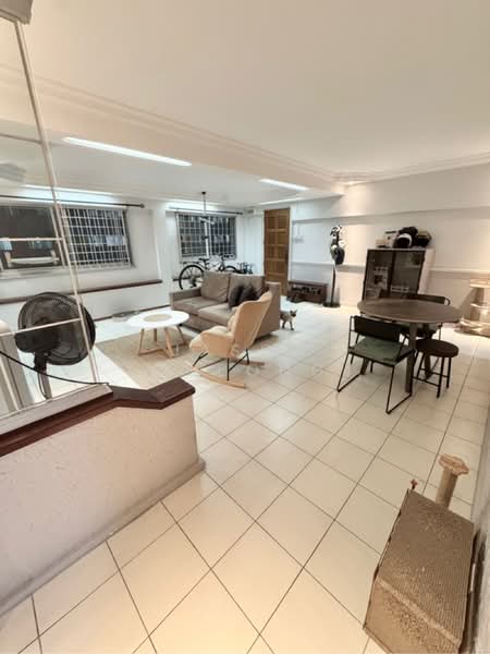 404 Yishun Avenue 6, 404 Yishun Avenue 6, 3 Bedrooms, 1,119 sqft, HDB Flat For Sale, by Jason Cheong, 500153313 - Living Room - PropertyGuru.com.sg