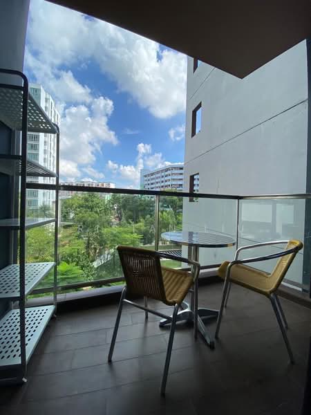 Lake Grande, 2 Jurong Lake Link, 2 Bedrooms, 775 sqft, Condominium For Rent, by Tristan Liu, 500153315 - Balcony - PropertyGuru.com.sg