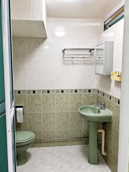 6 Farrer Road, 6 Farrer Road, 3 Bedrooms, 980 sqft, HDB Flat For Rent, by Liau Li Jun, 500153318 - Bathroom - PropertyGuru.com.sg