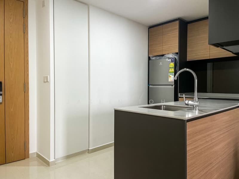 Midwood, 8 Hillview Rise, 2 Bedrooms, 689 sqft, Condominium For Rent, by Jaslin Toh, 500153320 - PropertyGuru.com.sg