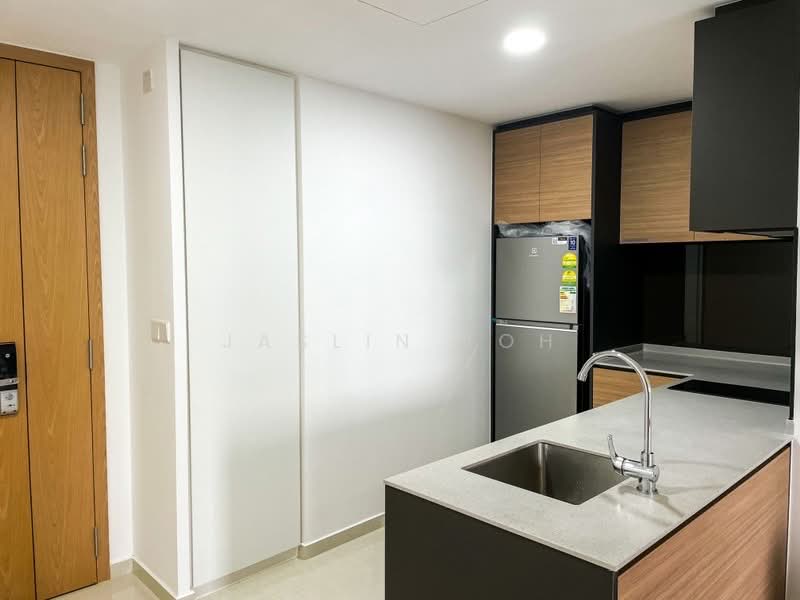 Midwood, 8 Hillview Rise, 2 Bedrooms, 689 sqft, Condominium For Rent, by Jaslin Toh, 500153320 - PropertyGuru.com.sg