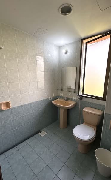 Balmoral Luck, 6 Balmoral Road, Room Rental, 300 sqft, Condominium For Rent, by Kathy Nguyen, 500153325 - Bathroom - PropertyGuru.com.sg