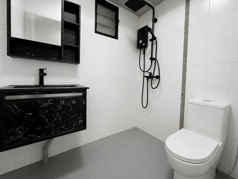 333A Yishun Riverwalk, 333A Yishun Street 31, 3 Bedrooms, 990 sqft, HDB Flat For Sale, by Chal Sulaiman, 500153344 - Bathroom - PropertyGuru.com.sg