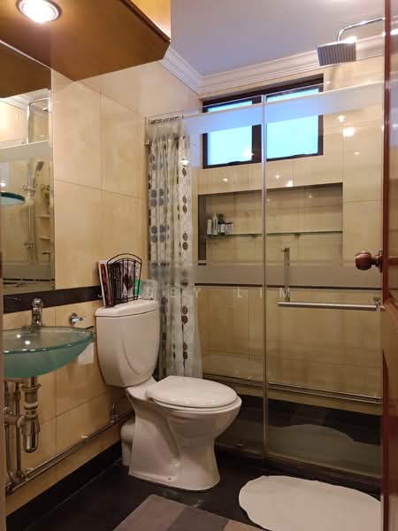 Tanglin Park, 1 Ridley Park, 3 Bedrooms, 1,335 sqft, Condominium For Rent, by Jasey Lim, 500153351 - Bathroom - PropertyGuru.com.sg