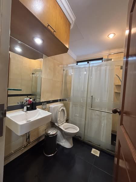 Tanglin Park, 1 Ridley Park, 3 Bedrooms, 1,335 sqft, Condominium For Rent, by Jasey Lim, 500153351 - Bathroom - PropertyGuru.com.sg