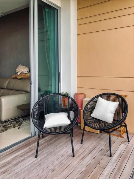 The Glades, 8 Bedok Rise, 3 Bedrooms, 840 sqft, Condominium For Sale, by Jeric Leong, 500153354 - Balcony - PropertyGuru.com.sg