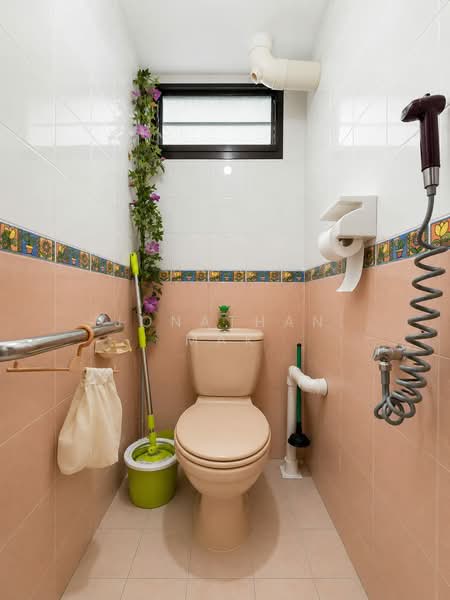 120 Ho Ching Road, 120 Ho Ching Road, 3 Bedrooms, 721 sqft, HDB Flat For Sale, by Jonathan Mak, 500153366 - Toilet - PropertyGuru.com.sg