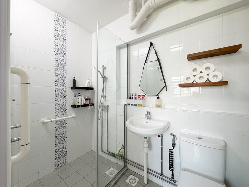 533 Hougang Avenue 6, 533 Hougang Avenue 6, 4 Bedrooms, 1,560 sqft, HDB Flat For Sale, by Odele Lin, 500153378 - Bathroom - PropertyGuru.com.sg