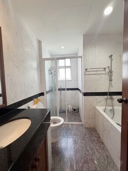 The Tropica, 55 Tampines Avenue 1, 4 Bedrooms, 1,496 sqft, Condominium For Sale, by Desiree Leung, 500153385 - Master bathroom - PropertyGuru.com.sg