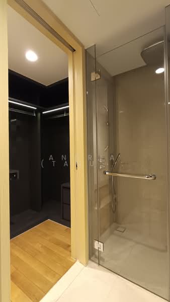 Cairnhill Nine, 15 Cairnhill Road, 2 Bedrooms, 1,044 sqft, Condominium For Sale, by Andria (Tanuwijaya), 500153394 - Bathroom - PropertyGuru.com.sg