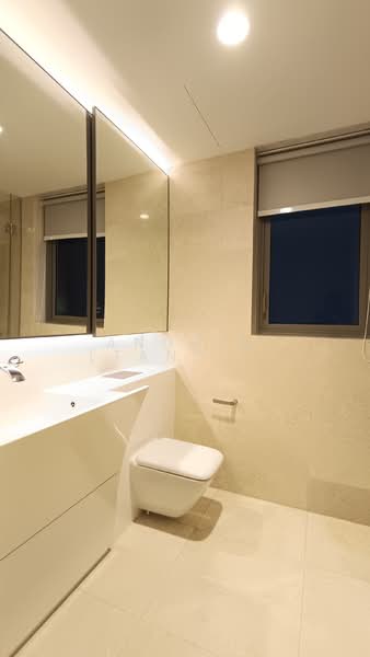 Cairnhill Nine, 15 Cairnhill Road, 2 Bedrooms, 1,044 sqft, Condominium For Sale, by Andria (Tanuwijaya), 500153394 - Bathroom - PropertyGuru.com.sg