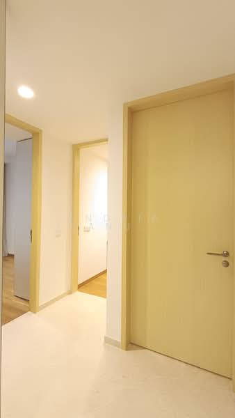 Cairnhill Nine, 15 Cairnhill Road, 2 Bedrooms, 1,044 sqft, Condominium For Sale, by Andria (Tanuwijaya), 500153394 - Corridor - PropertyGuru.com.sg