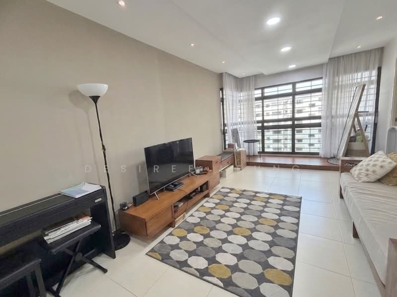 1 Pine Close, 1 Pine Close, 3 Bedrooms, 1,184 sqft, HDB Flat For Sale, by Desiree Leung, 500153398 - Living Room - PropertyGuru.com.sg