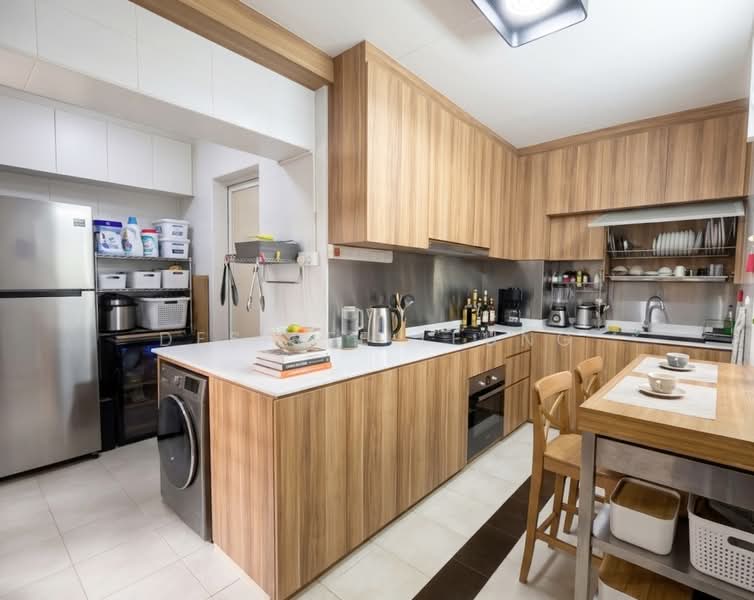 1 Pine Close, 1 Pine Close, 3 Bedrooms, 1,184 sqft, HDB Flat For Sale, by Desiree Leung, 500153398 - Kitchen - PropertyGuru.com.sg