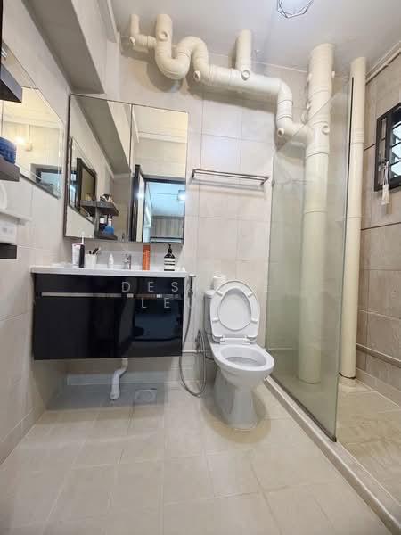 1 Pine Close, 1 Pine Close, 3 Bedrooms, 1,184 sqft, HDB Flat For Sale, by Desiree Leung, 500153398 - Common Bathroom - PropertyGuru.com.sg