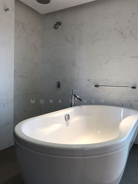 Beaverton Court, 45 Mount Sinai Rise, 3 Bedrooms, 2,055 sqft, Condominium For Rent, by Mona Chen, 500153400 - Master Bathroom - PropertyGuru.com.sg