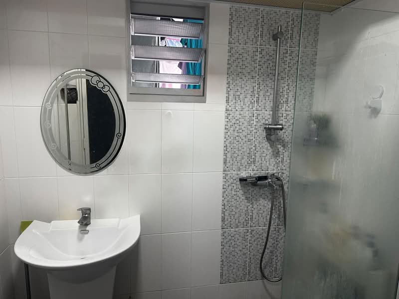 162A Rivervale Crescent, 162A Rivervale Crescent, 3 Bedrooms, 1,001 sqft, HDB Flat For Sale, by Kelvin Too, 500153403 - Bathroom - PropertyGuru.com.sg