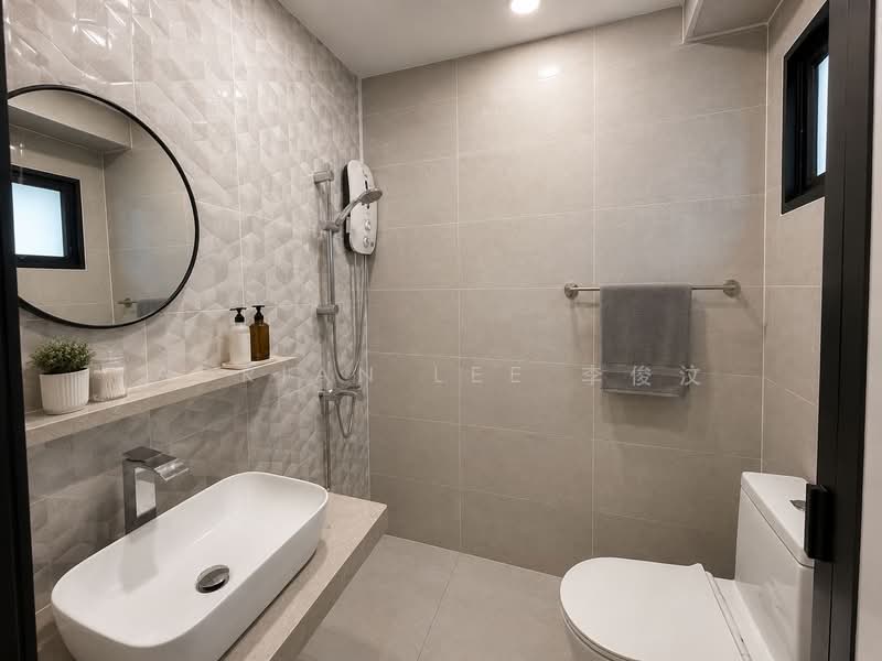 547 Jurong West Street 42, 547 Jurong West Street 42, 4 Bedrooms, 1,507 sqft, HDB Flat For Sale, by Adrian Lee 李俊汶, 500153414 - Bathroom - PropertyGuru.com.sg