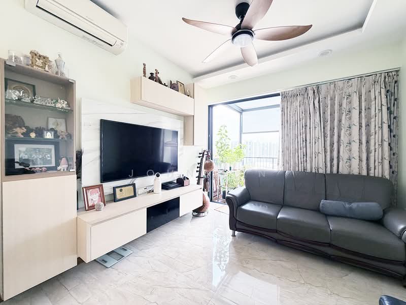 Kingsford Waterbay, 74 Upper Serangoon View, 3 Bedrooms, 893 sqft, Condominium For Sale, by John Tan, 500153422 - Living Room - PropertyGuru.com.sg