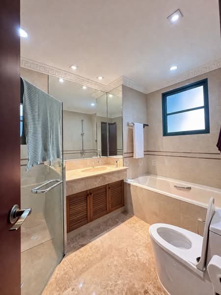 The Hillside, 341 Upper Bukit Timah Road, 4 Bedrooms, 2,647 sqft, Condominium For Rent, by Annie Quek, 500153426 - Bathroom - PropertyGuru.com.sg