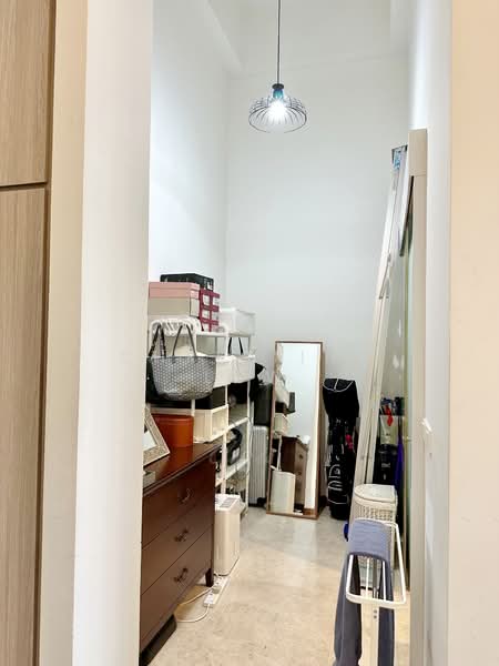The Hillier, 6 Hillview Rise, 1 Bedroom, 624 sqft, Condominium For Rent, by Christine Low, 500153446 - Study - PropertyGuru.com.sg