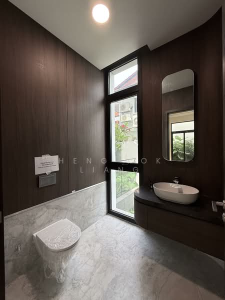 Grove Drive, Grove Dr, 5 Bedrooms, 5,321 sqft, Detached House For Sale, by Heng Kok Liang, 500153447 - Powder Room - PropertyGuru.com.sg