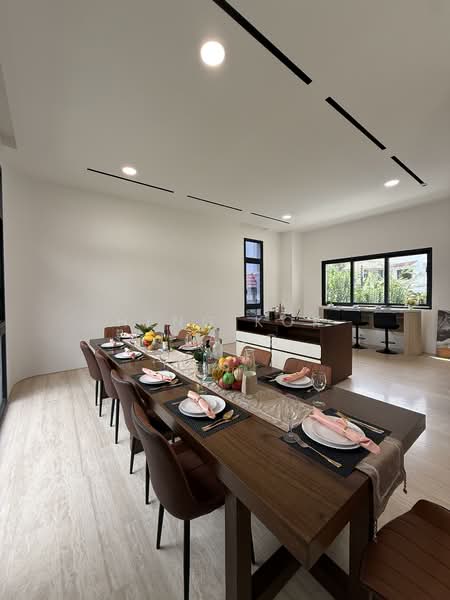 Grove Drive, Grove Dr, 5 Bedrooms, 5,321 sqft, Detached House For Sale, by Heng Kok Liang, 500153447 - Dining Room - PropertyGuru.com.sg