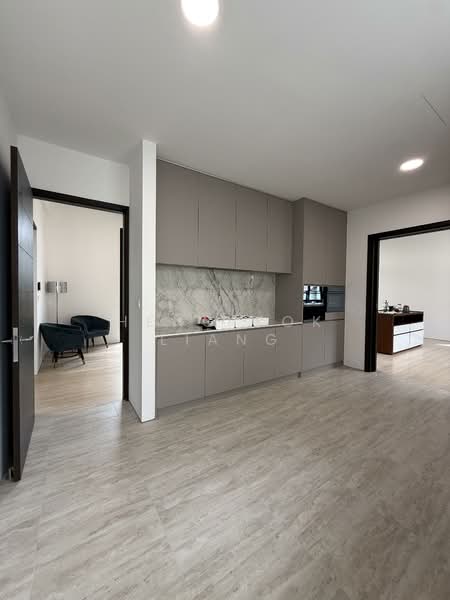 Grove Drive, Grove Dr, 5 Bedrooms, 5,321 sqft, Detached House For Sale, by Heng Kok Liang, 500153447 - Kitchen - PropertyGuru.com.sg