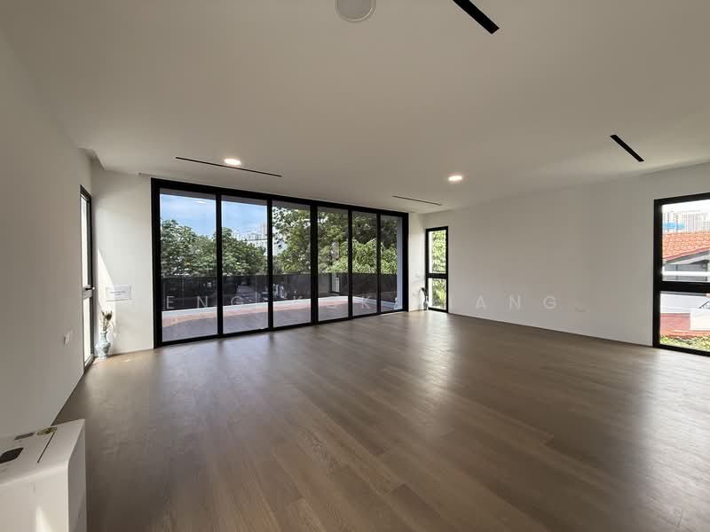 Grove Drive, Grove Dr, 5 Bedrooms, 5,321 sqft, Detached House For Sale, by Heng Kok Liang, 500153447 - Master Room - PropertyGuru.com.sg
