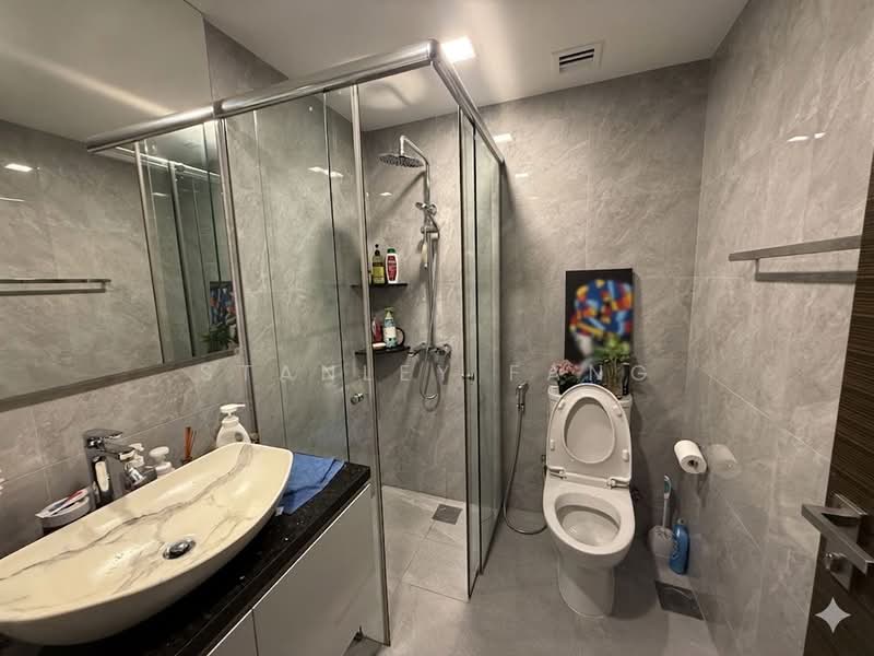 Jalan Pelatok, , 5 Bedrooms, 4,350 sqft, Terraced House For Sale, by Stanley Fang, 500153455 - Bathroom - PropertyGuru.com.sg