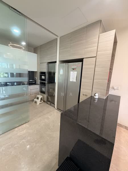 Belgravia Villas, 200 Ang Mo Kio Avenue 5, 5 Bedrooms, 3,961 sqft, Cluster House For Sale, by Juliana Lee, 500153460 - Kitchen - PropertyGuru.com.sg
