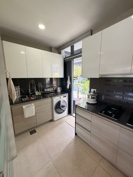 Belgravia Villas, 200 Ang Mo Kio Avenue 5, 5 Bedrooms, 3,961 sqft, Cluster House For Sale, by Juliana Lee, 500153460 - Kitchen - PropertyGuru.com.sg