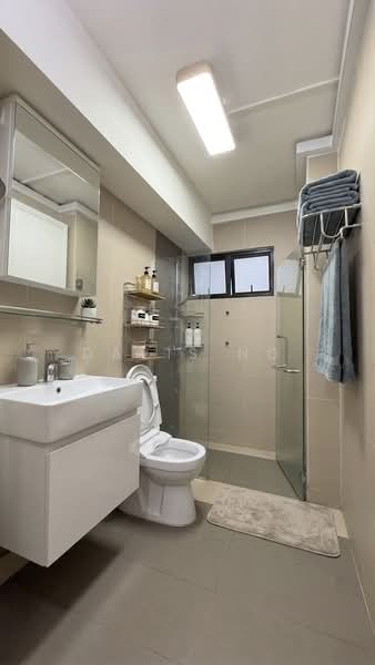 359B Admiralty Drive, 359B Admiralty Drive, 3 Bedrooms, 1,195 sqft, HDB Flat For Sale, by Davis Ng, 500153473 - Bathroom - PropertyGuru.com.sg